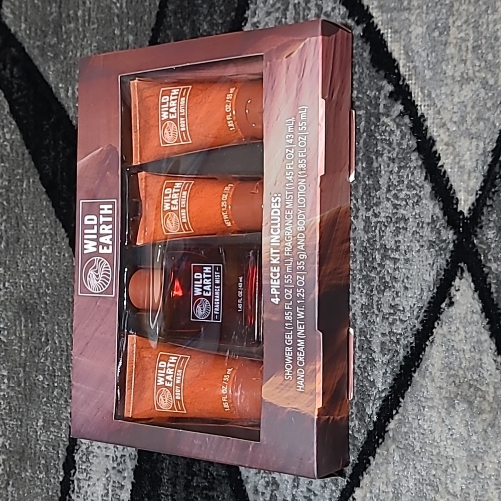 WILD EARTH 🌎 4 PIECE GIFT SET